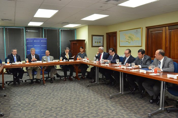 Ministro Industria y Comercio se reúne con Consejo Directores de AMCHAMDR