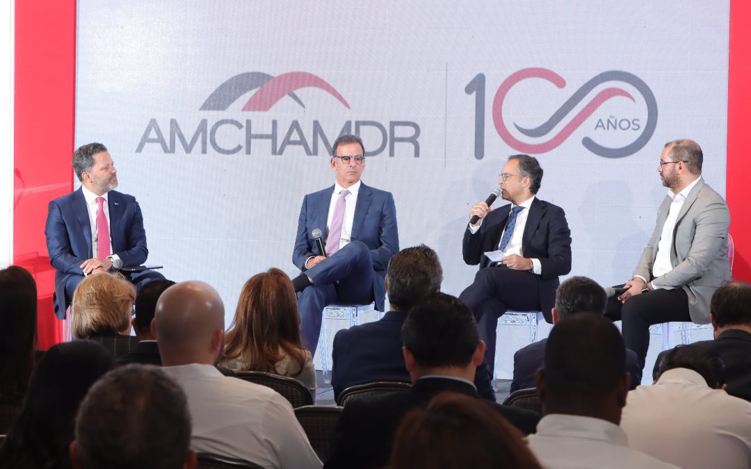 Expertos Presentan Avances y Retos en la Industria de Dispositivos Médicos y Farmacéuticos en la RD en AMCHAMDR Talks