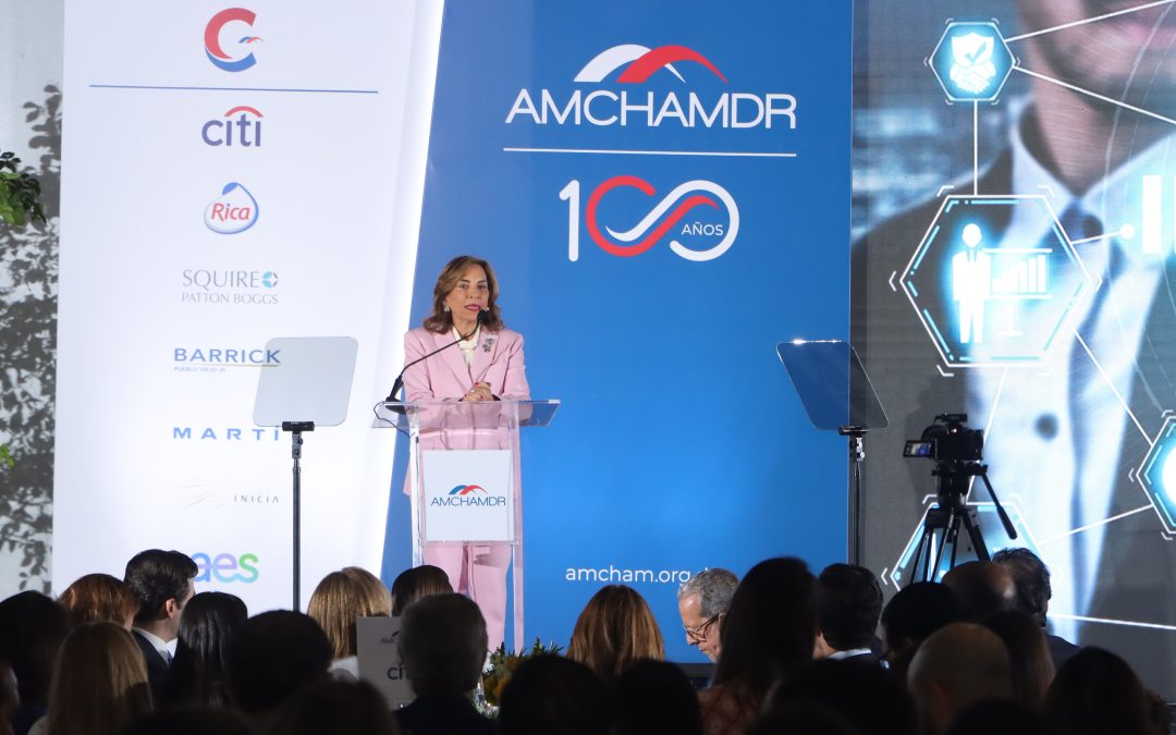 Haydée Rainieri Resalta el Impacto de la IA en el Futuro del Turismo Dominicano en Almuerzo de AMCHAMDR