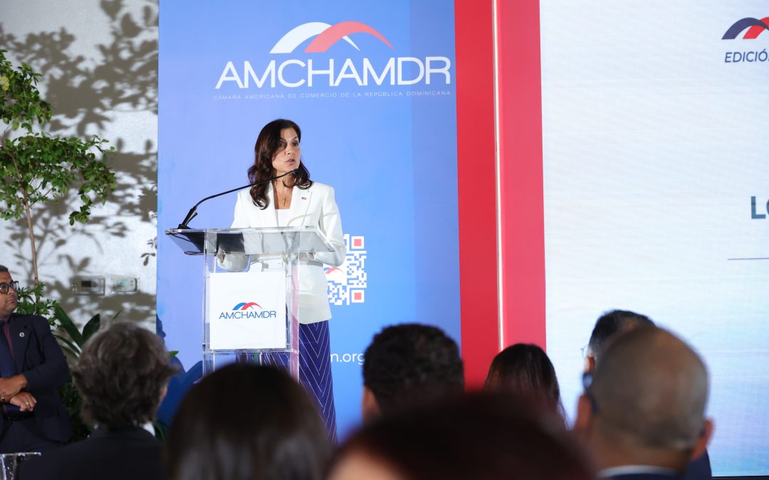 Embajadora de los EE. UU. resalta seguridad, fortaleza y prosperidad compartidas con RD durante almuerzo de AMCHAMDR