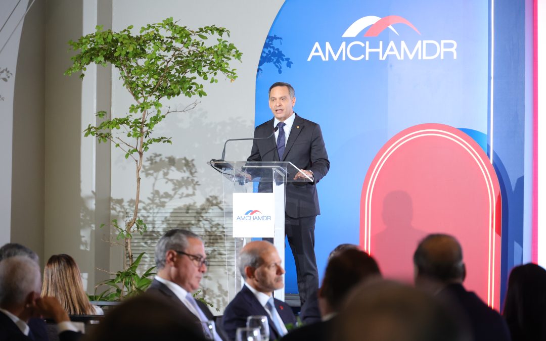 Presidente de la Suprema Corte de Justicia destaca la justicia como ventaja competitiva para atraer inversiones en almuerzo de AMCHAMDR